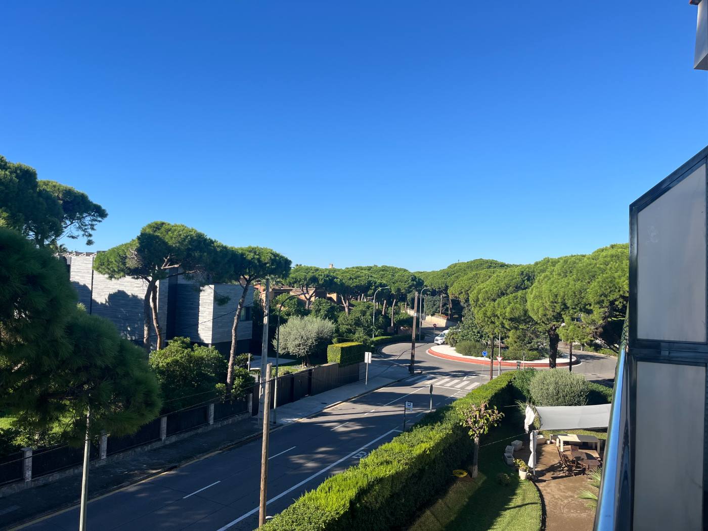 Ático cerca al Mar - Tercera Planta con Vistas Despejadas, La pineda, Castelldefels